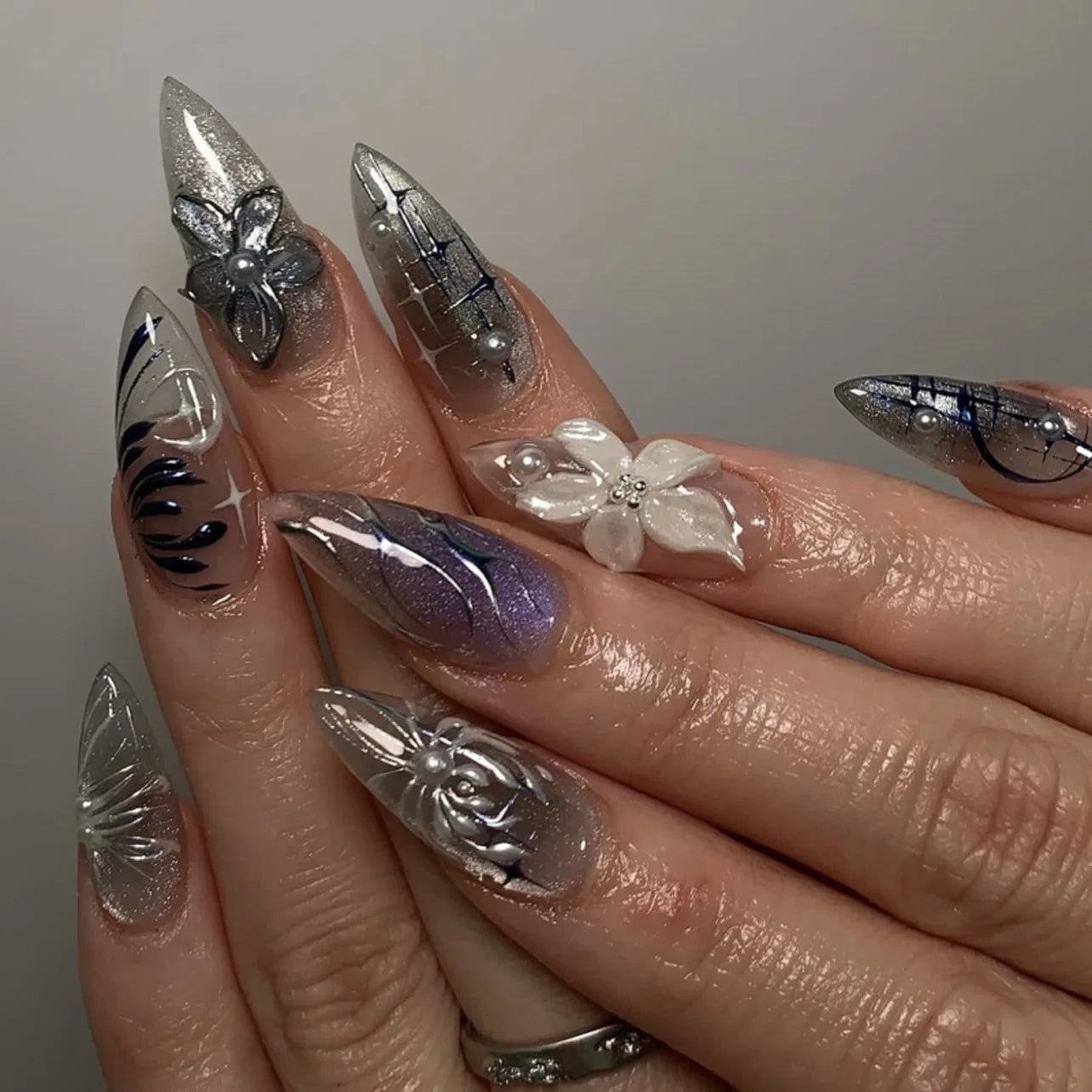 Y2k Press on Nails with Almond Head Design Cat's Eye Silver Stripe Pattern
